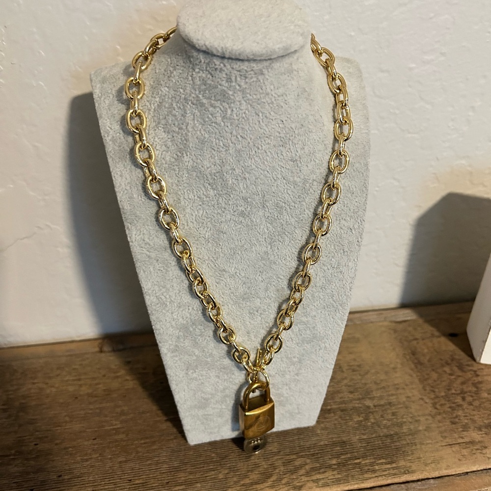 LV Lock And Key